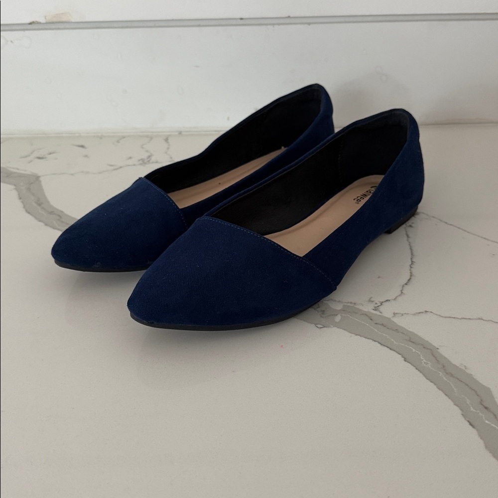 Blue pointed suede flats size 7.5w